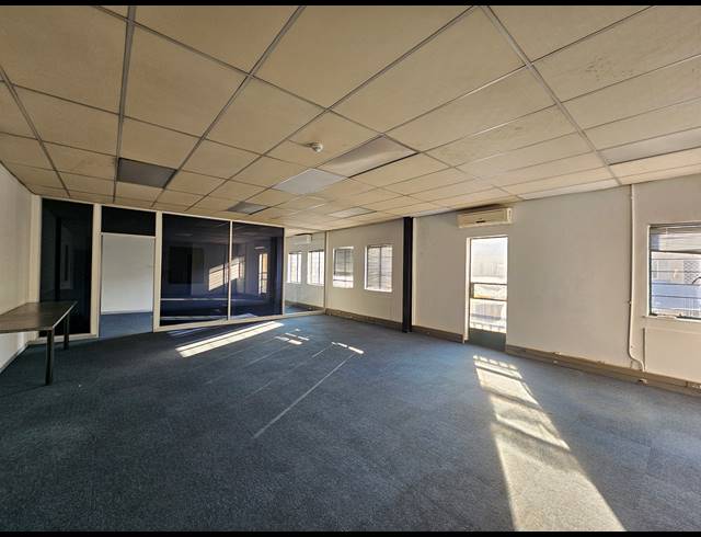 430M² WAREHOUSE TO LET IN LINBRO PARK
